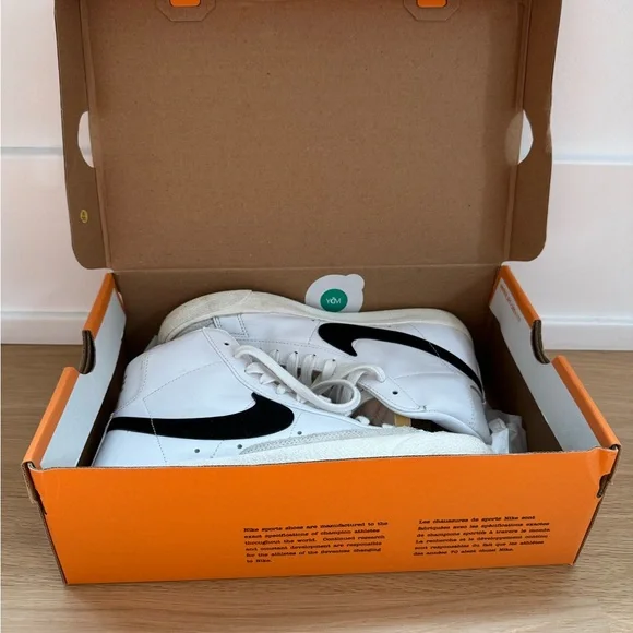 Nike Blazer Mid ‘77 Blazer Sneakers - Picture 6 of 8